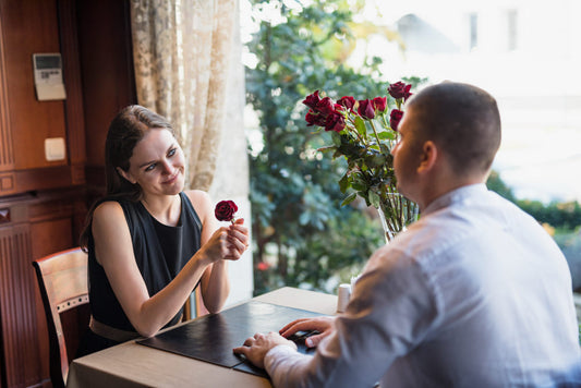 Panduan Memilih Bunga untuk First Date, Anti Cringe Deh!