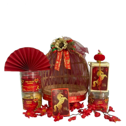 Red Spring Hampers