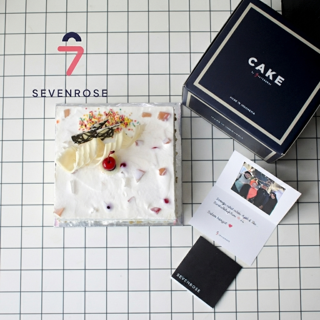 Fruit Cake, Vanilla, Premium