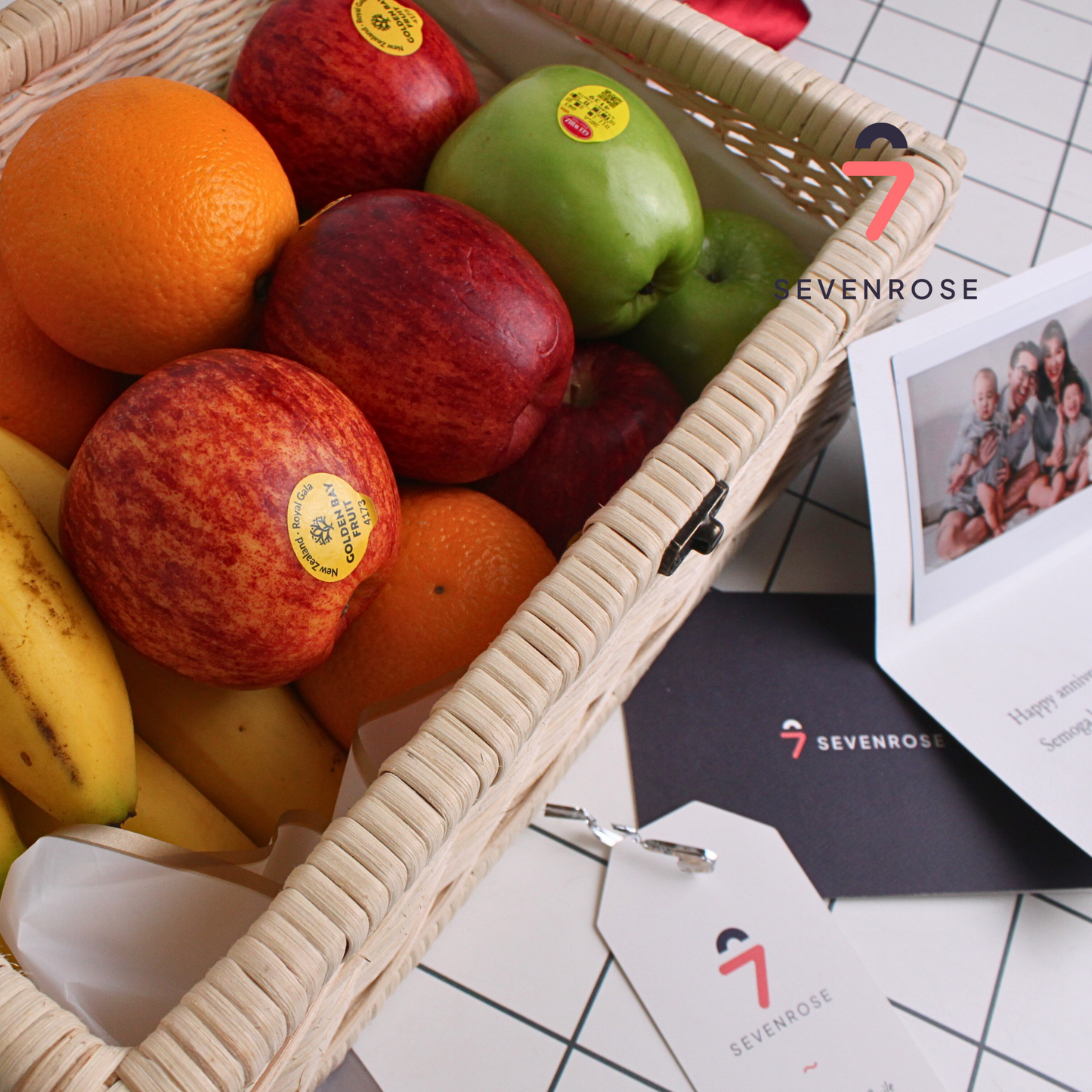 Elegan, Fresh, Fruit Hampers