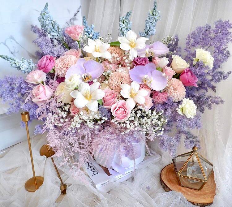 Bloombox, Baby Breath, Peony