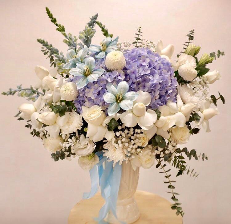 Vase, Baby Breath, Hydrangea